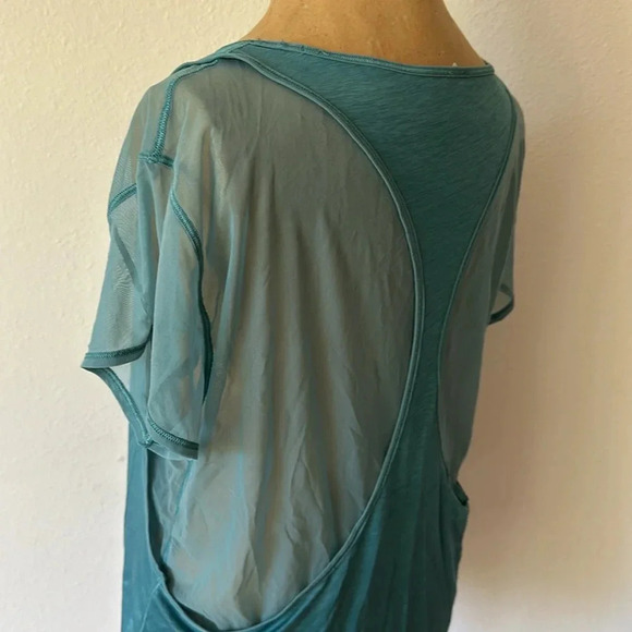 Lululenon 8 Set The Course Short Sleeve Pacific Breeze great pre owned cond - Picture 5 of 6